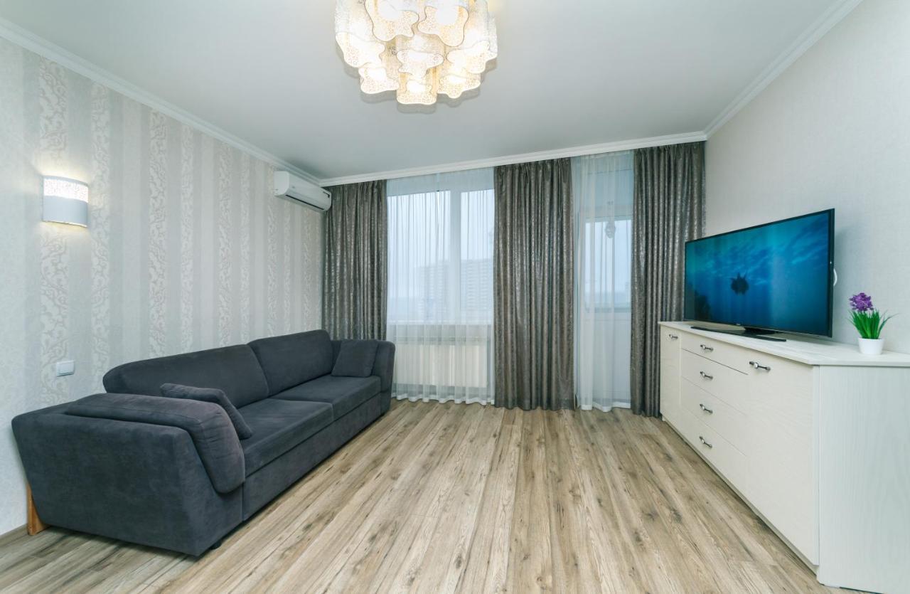 Лучшая Квартира В Броварах Brovary Eksteriør billede